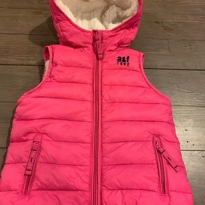 Abercrombie Kids fleece lined hooded pink puffer vest sz 3/4
